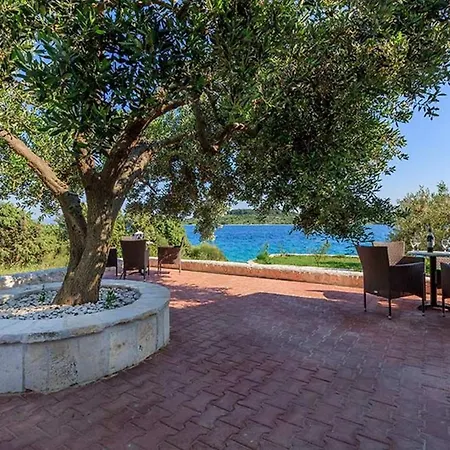 Villa Traditional Dalmatian Stone House By The Sea Okrug Gornji